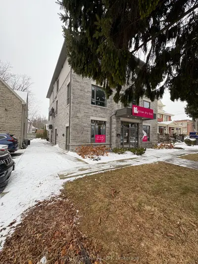 Att/Row/Townhouse in Burlington