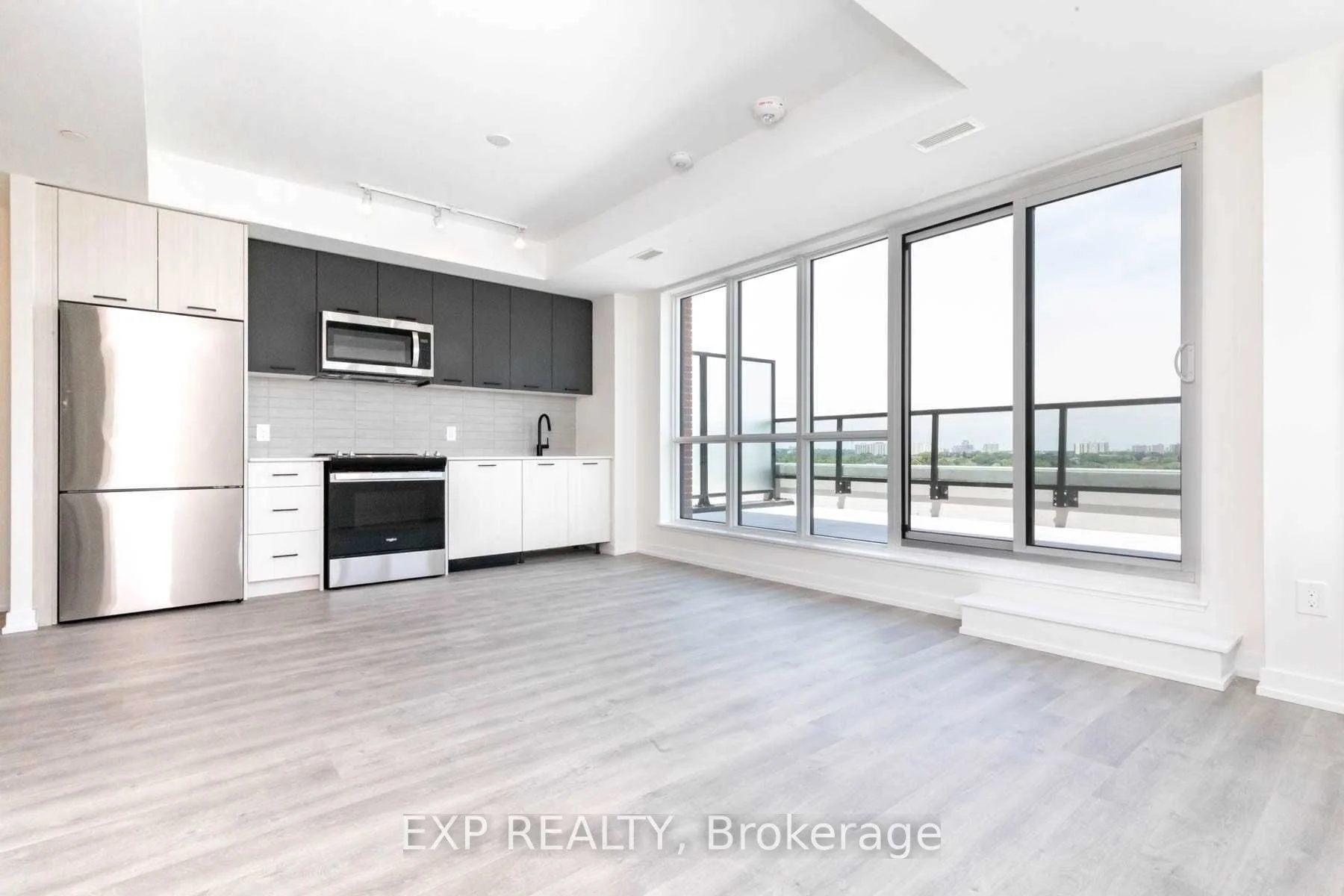 2300 St. Clair Avenue W 716, Toronto W02, On M6n 0b3