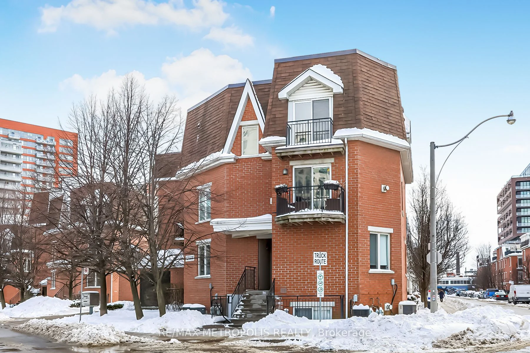 25 Laidlaw Street 523, Toronto W01, On M6k 1x3