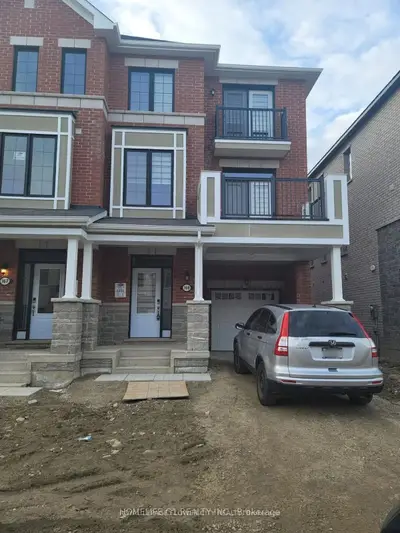 Att/Row/Townhouse in Brampton