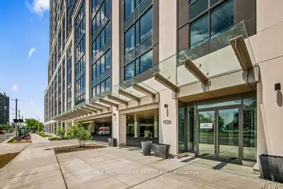 1926 Lake Shore Boulevard W 3810, Toronto W01, On M6s 1a1