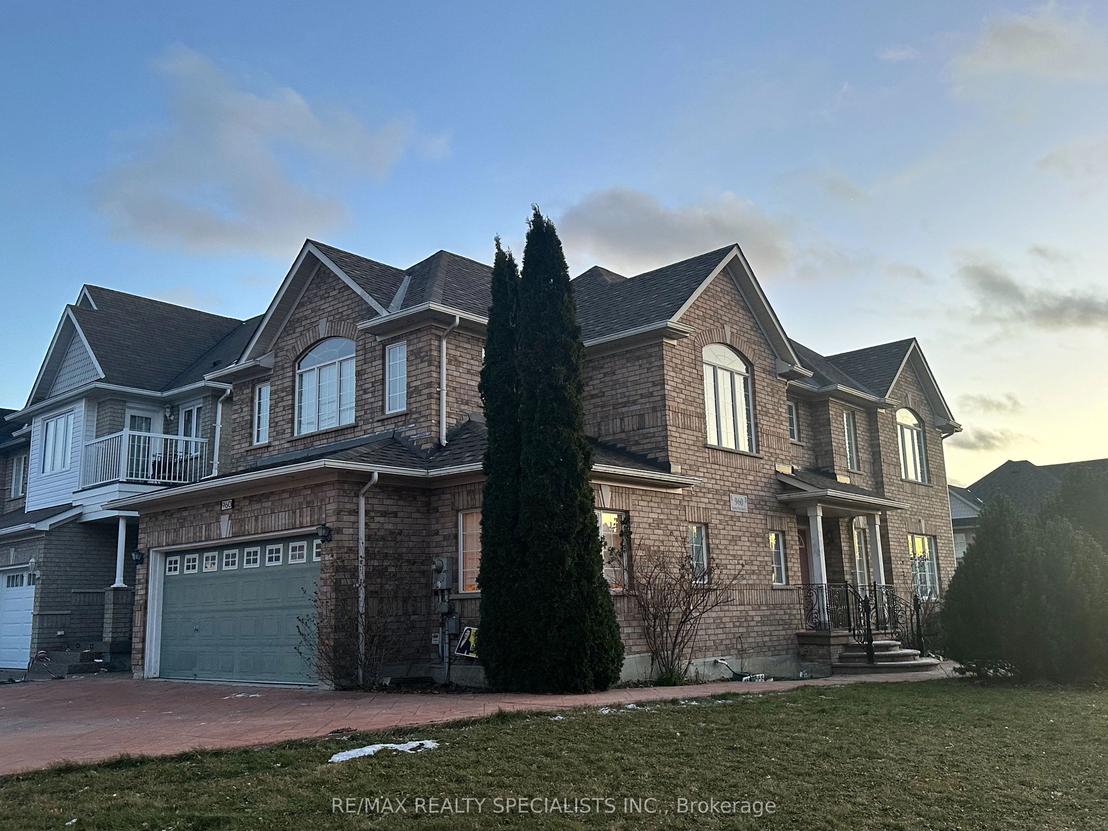 960 Knotty Pine Grove Main&upper, Mississauga, On L5w 1j9