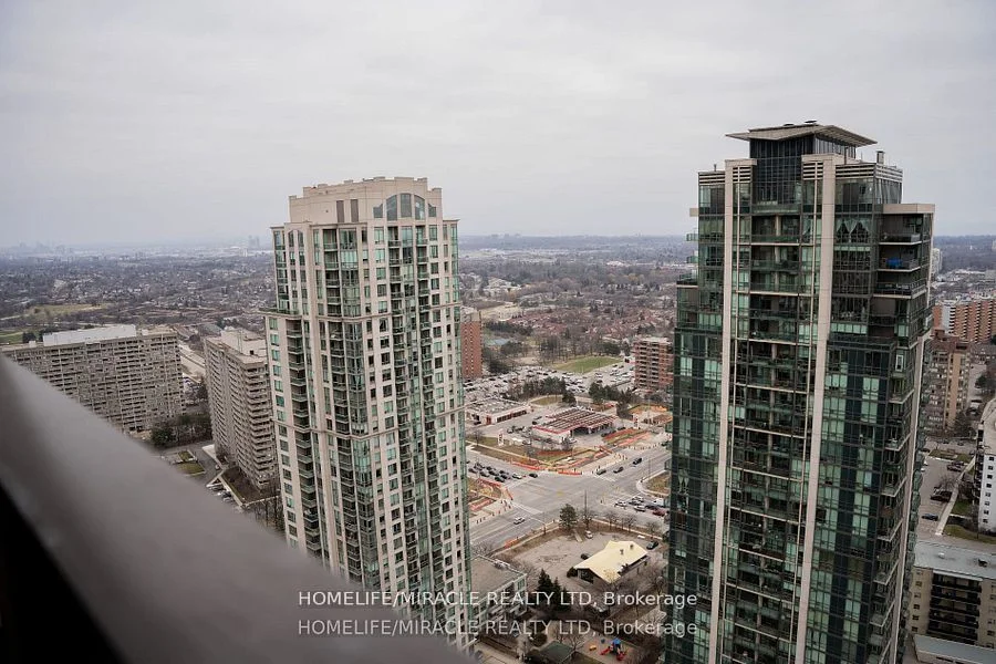 Condo Apartment in Mississauga