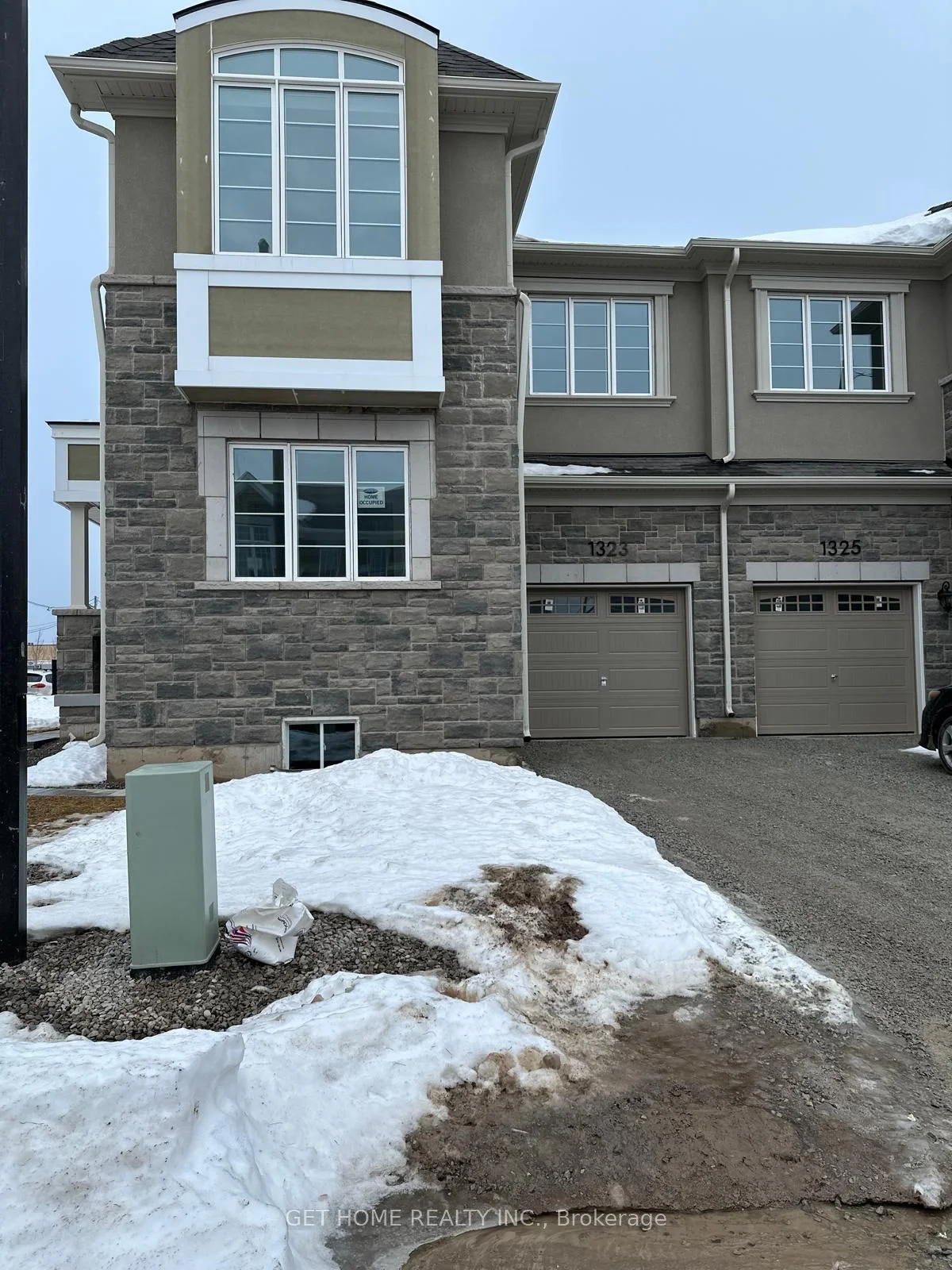 Att/Row/Townhouse in Milton