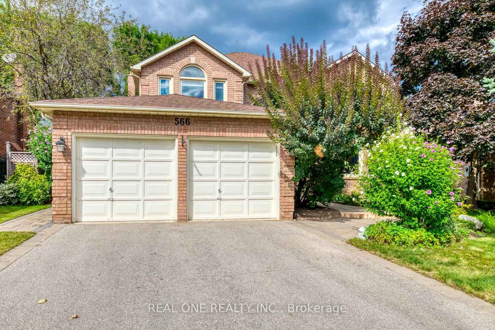Detached in Oakville