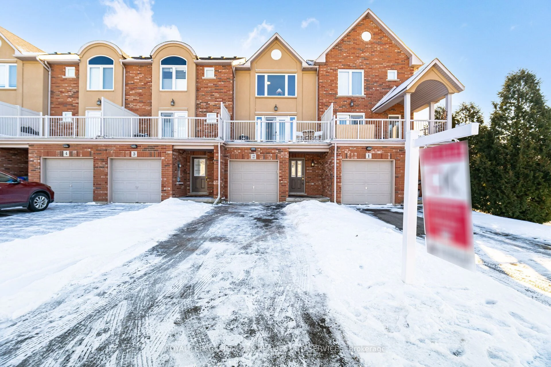 Condo Townhouse in Burlington