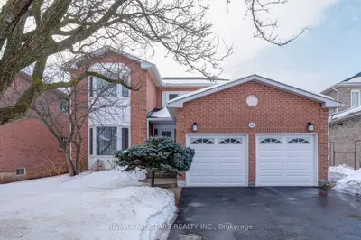 292 Callaghan Crescent, Oakville, On L6h 5h8