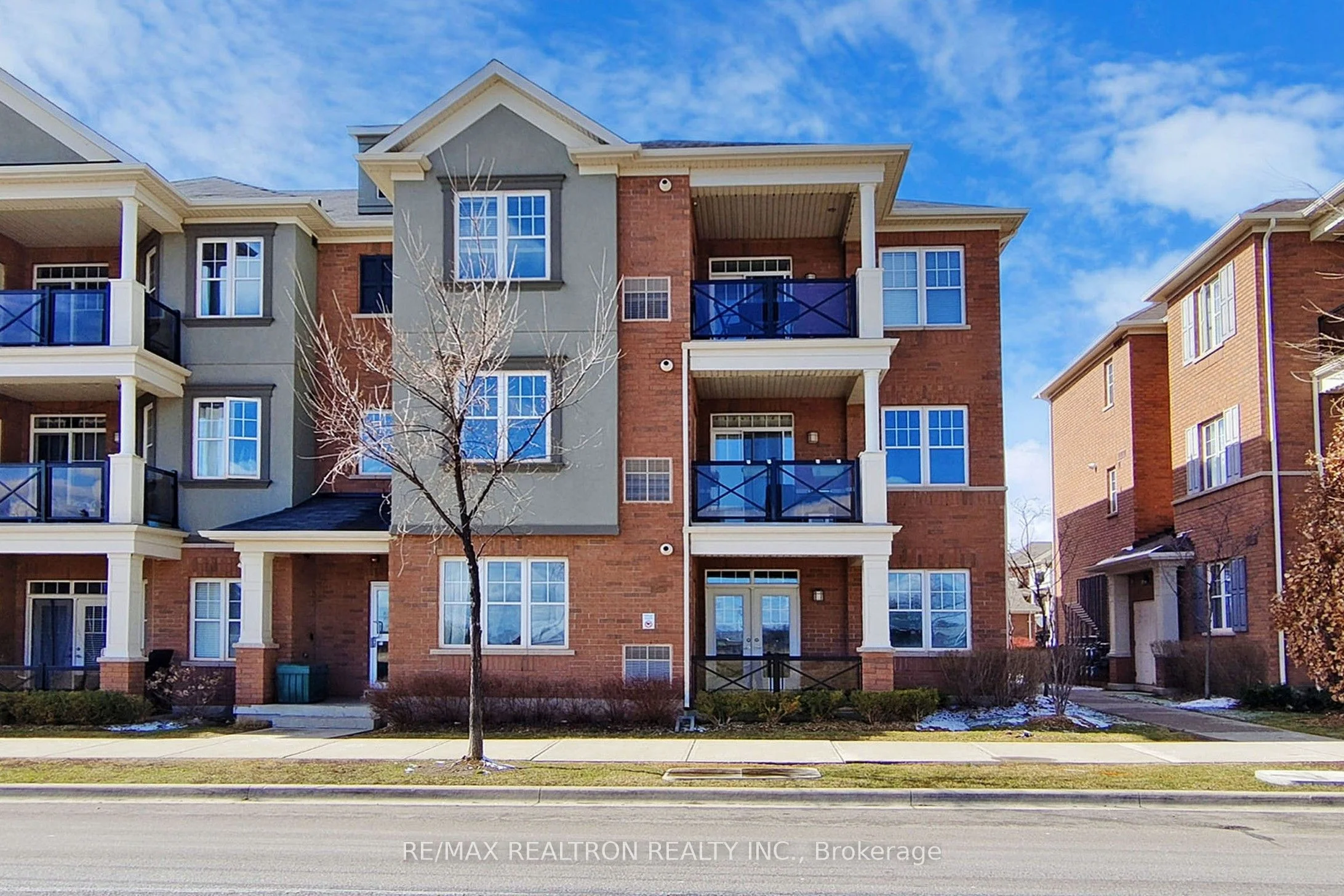 2326 Taunton Road 102, Oakville, On L6h 0l3