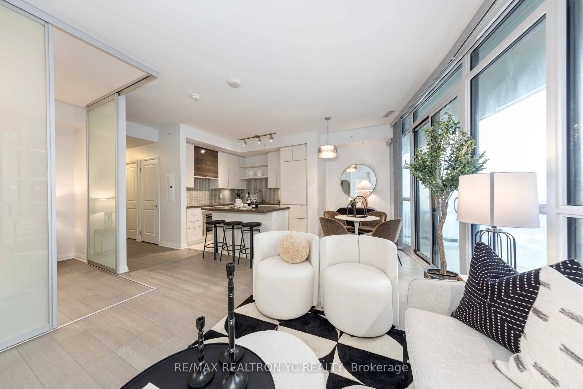 59 Annie Craig Drive 1005, Toronto W06, On M8v 0c4