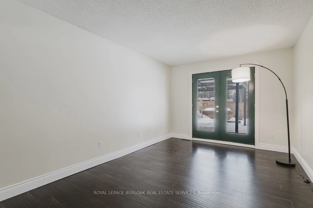 2241 Melanie Court, Burlington, ON L7P 2W8