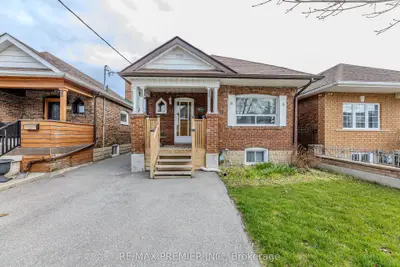 Duplex in Toronto
