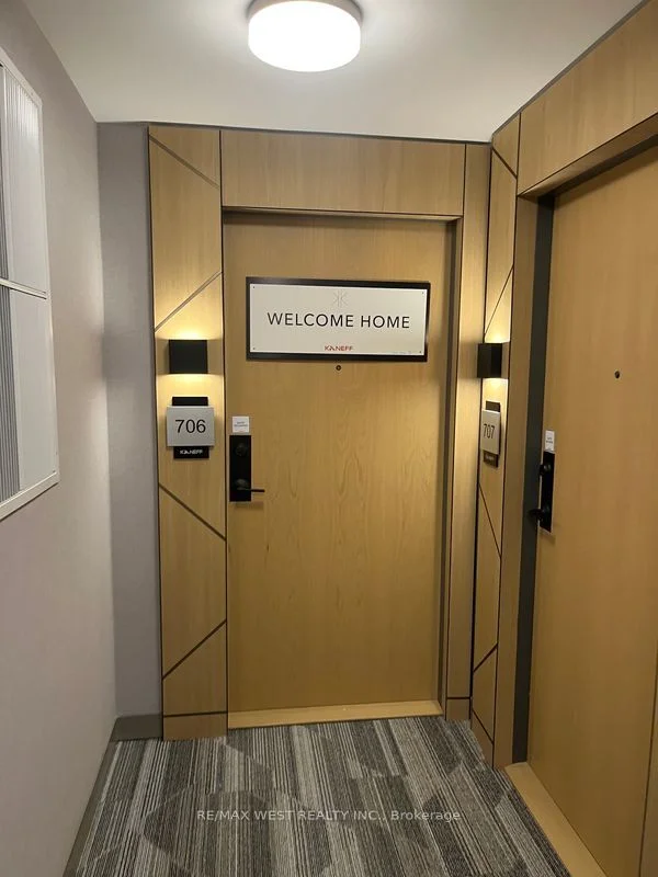 Common Element Condo in Mississauga