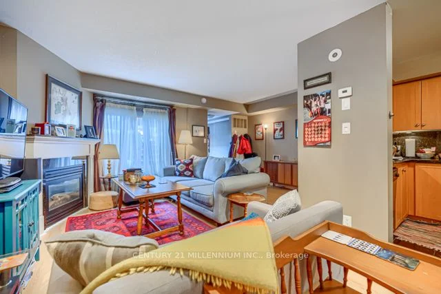 12 Laidlaw Street 832, Toronto W01, ON M6K 1X2