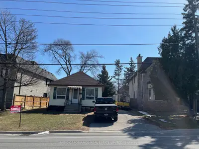 412 Atwater Avenue, Mississauga, On L5g 2a3