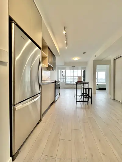 395 Dundas Street W 303, Oakville, On L6m 5r8