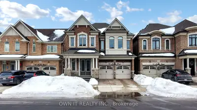 Detached in Oakville