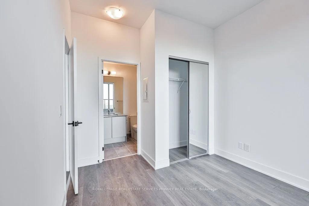 2485 Taunton Road 227, Oakville, On L6h 3r8