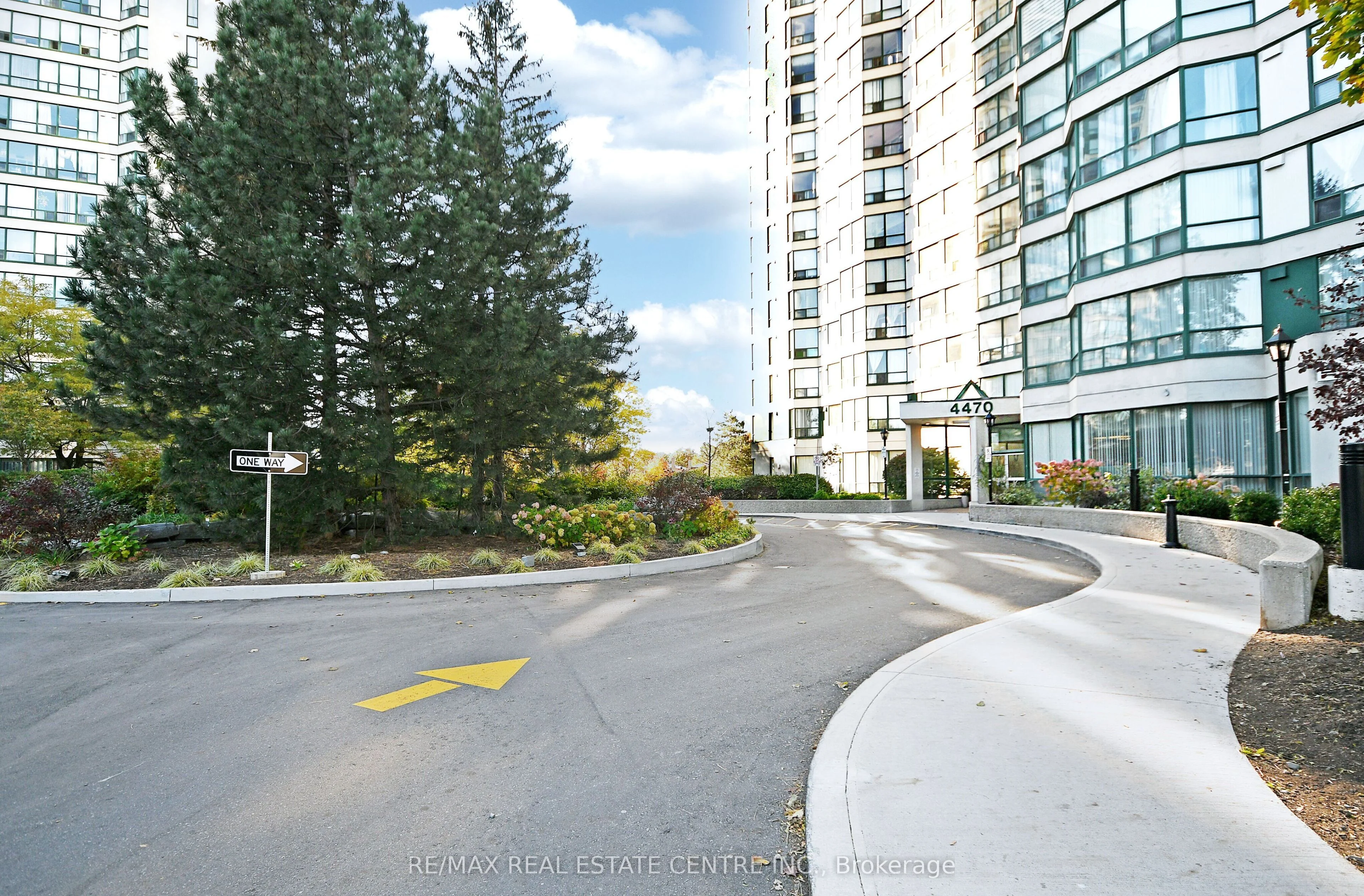 Condo Apartment in Mississauga