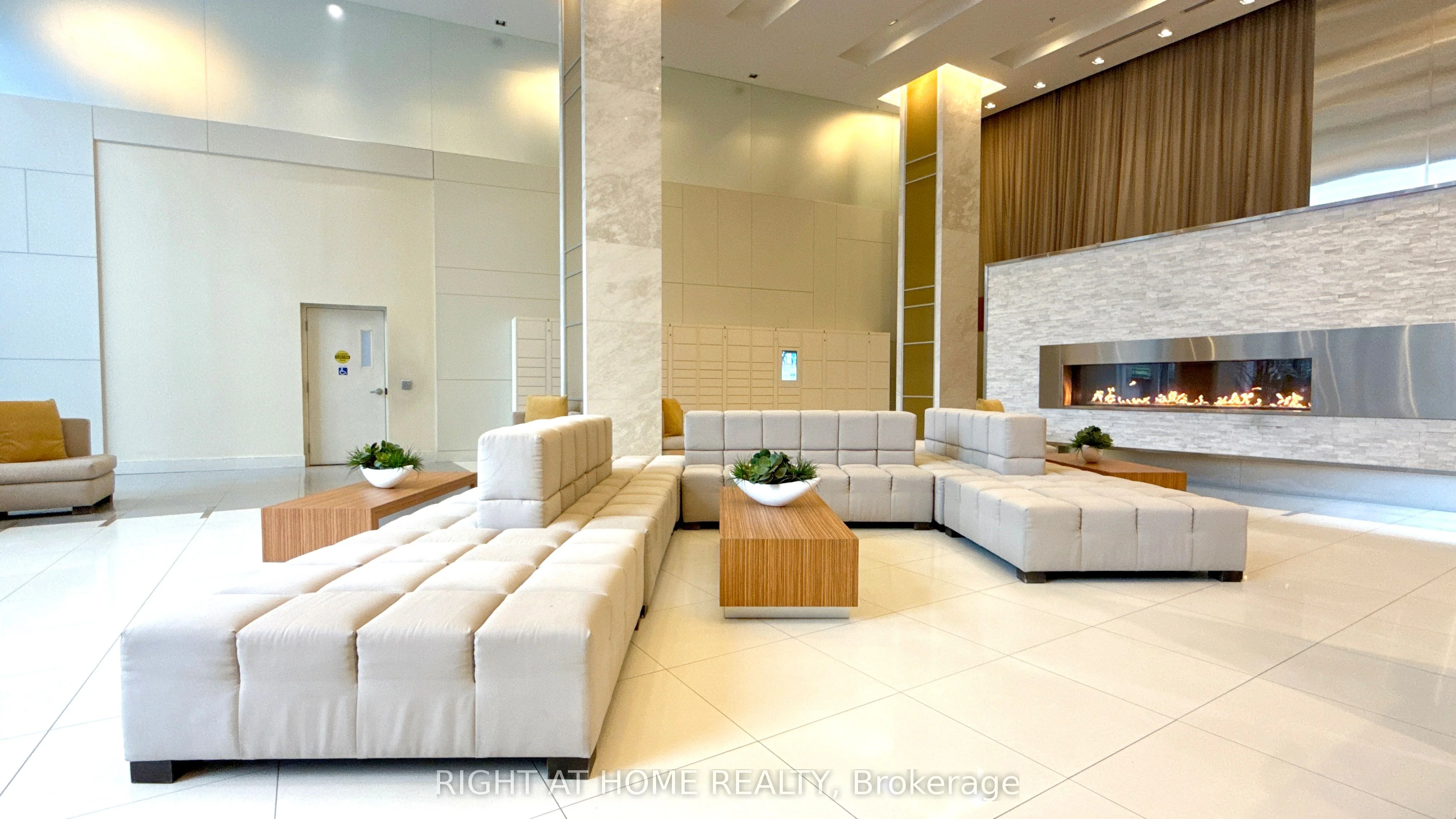 16 Brookers Lane 502, Toronto W06, ON M8V 0A5