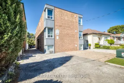 6 Seventeenth Street 3, Toronto W06, On M8v 3k3