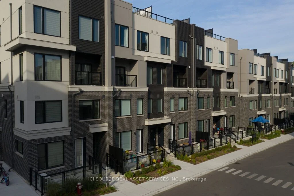Condo Apartment in Mississauga