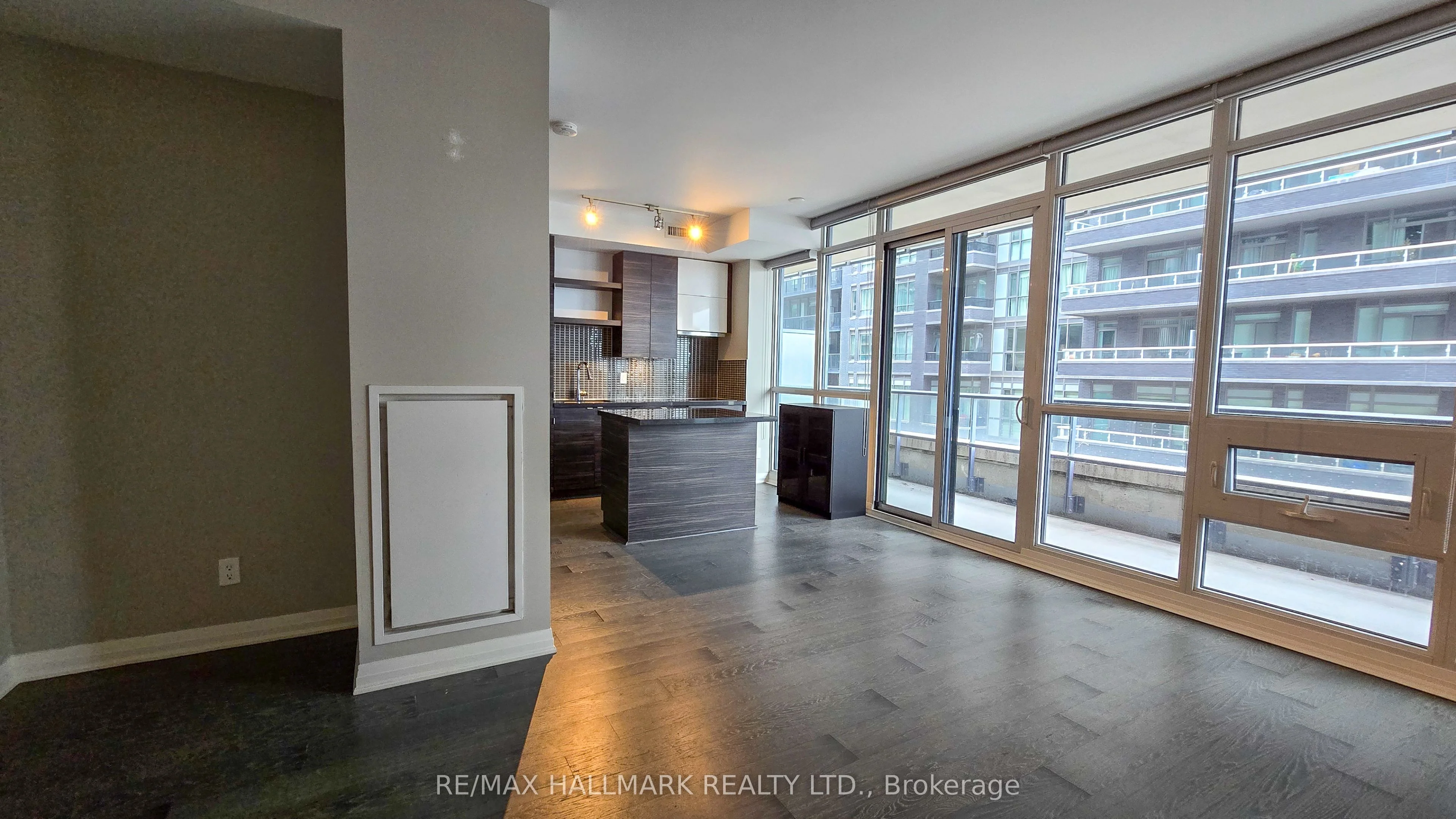 59 Annie Craig Drive 301, Toronto W06, On M8v 0c4