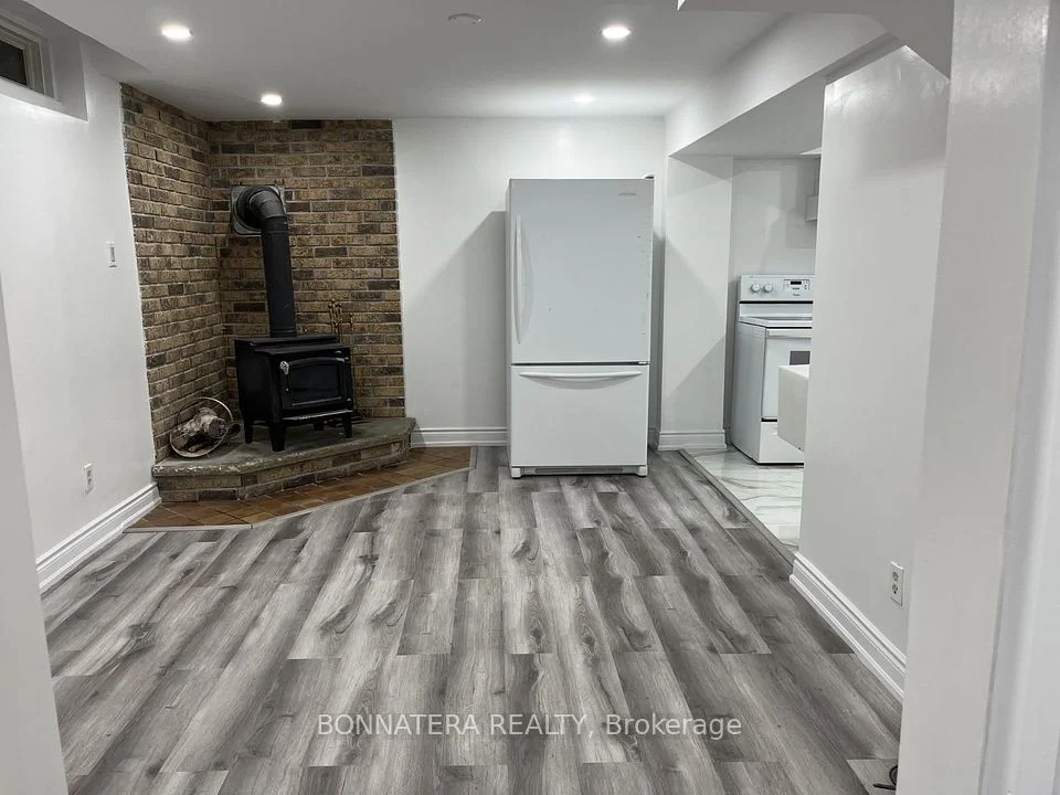 6672 Ganymede Road, Mississauga, On L5n 4v2
