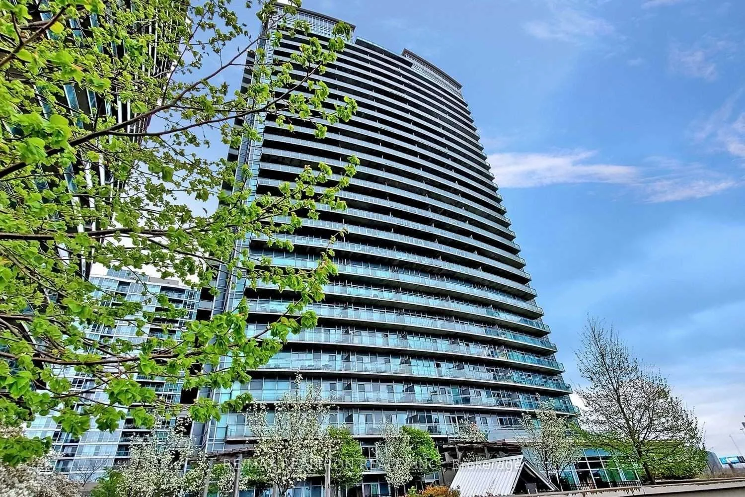 165 Legion Road N 2130, Toronto W06, On M8y 0b3