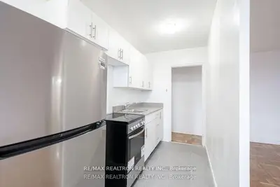 2507 Eglinton Avenue W 103, Toronto W03, On M1k 2r1