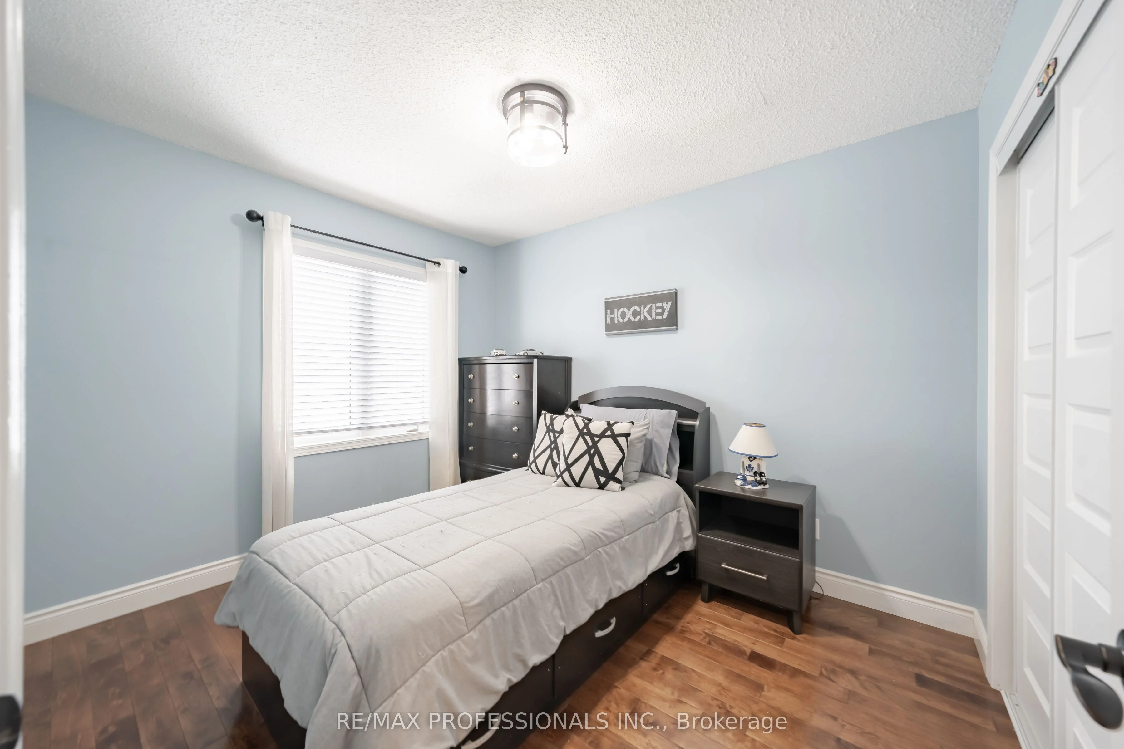 621 Lumberton Crescent, Mississauga, ON L4Z 3Z5