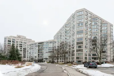 2267 Lakeshore Boulevard W 923, Toronto W06, On M8v 3x2