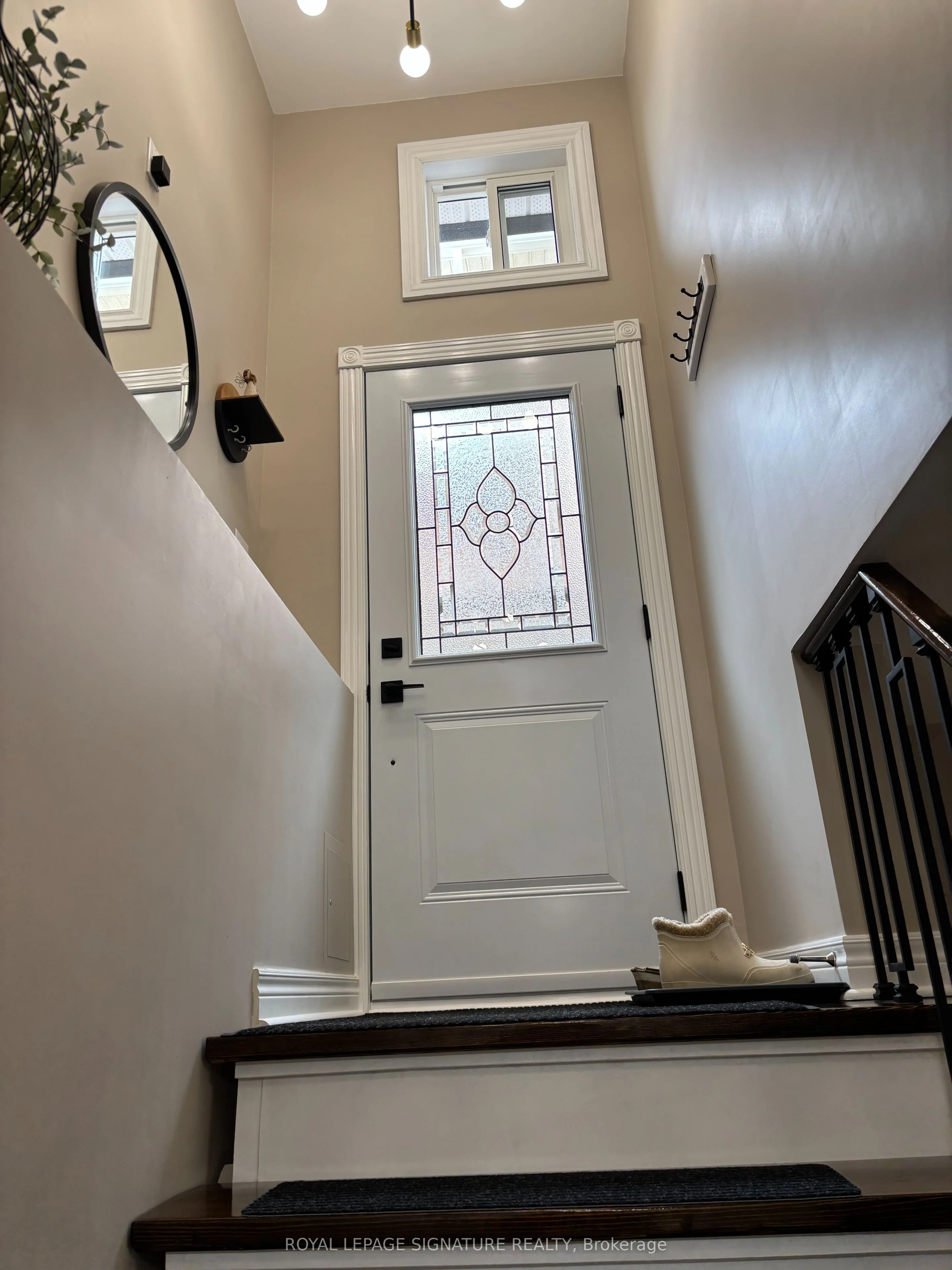 6091 Tillsdown Drive Lower, Mississauga, On L5n 4p1