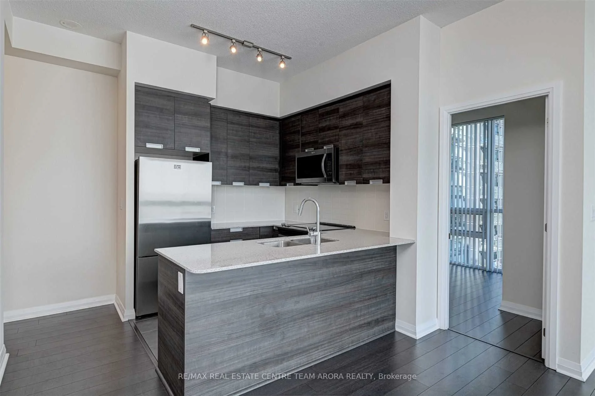 5033 Four Springs Avenue 1612, Mississauga, ON L5R 0E4