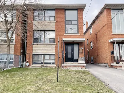 Triplex in Toronto