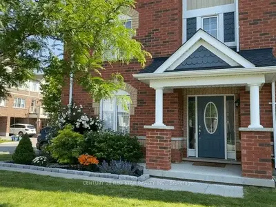 Att/Row/Townhouse in Milton