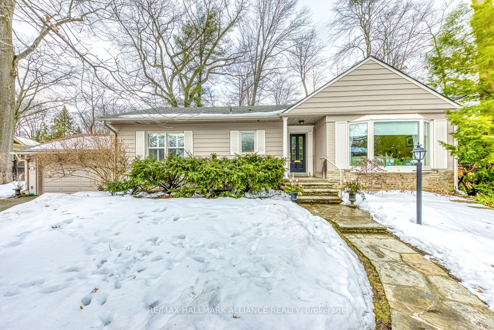 243 Forestwood Drive, Oakville, On L6j 4e5