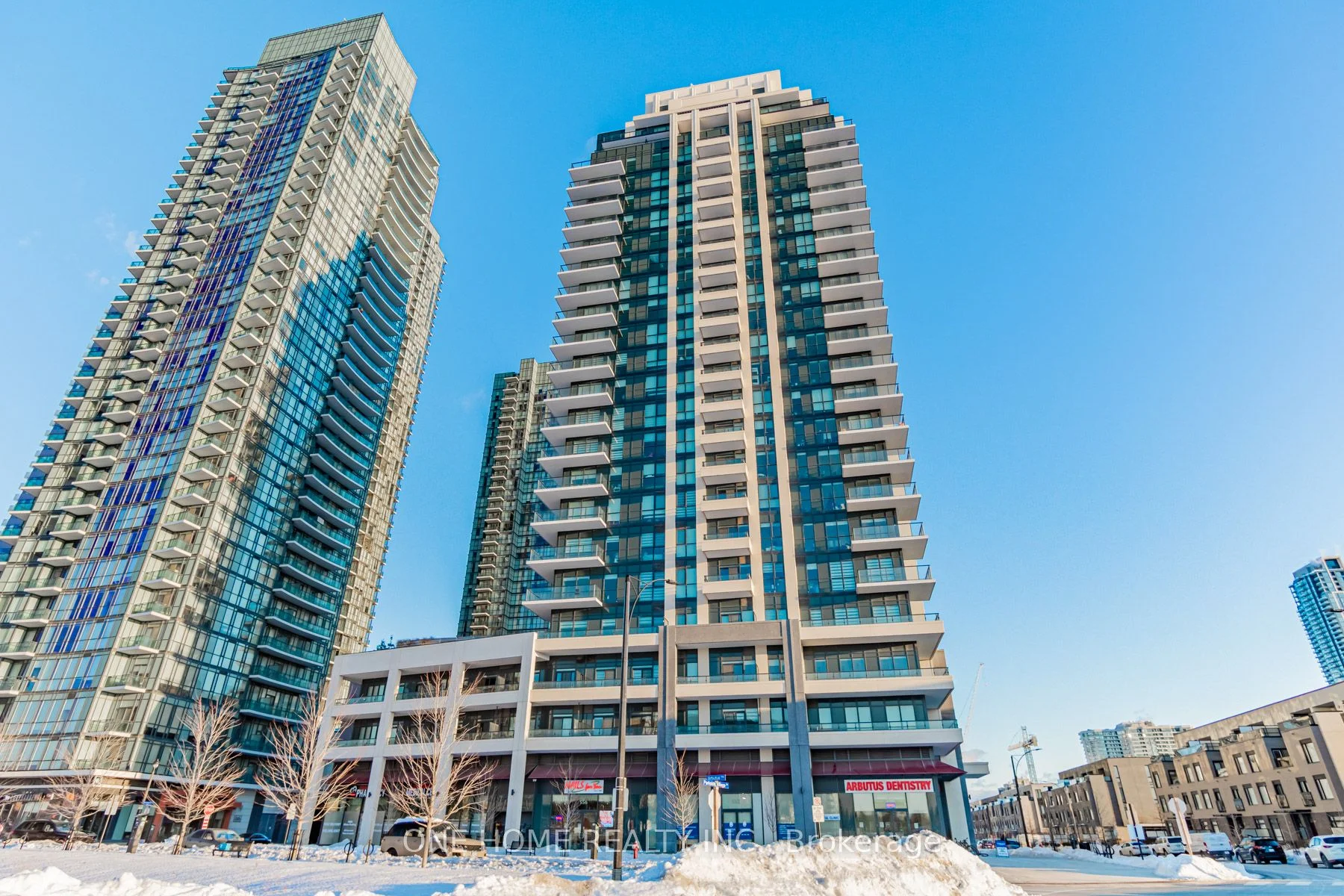 4085 Parkside Village Drive 1410, Mississauga, On L5b 0k9
