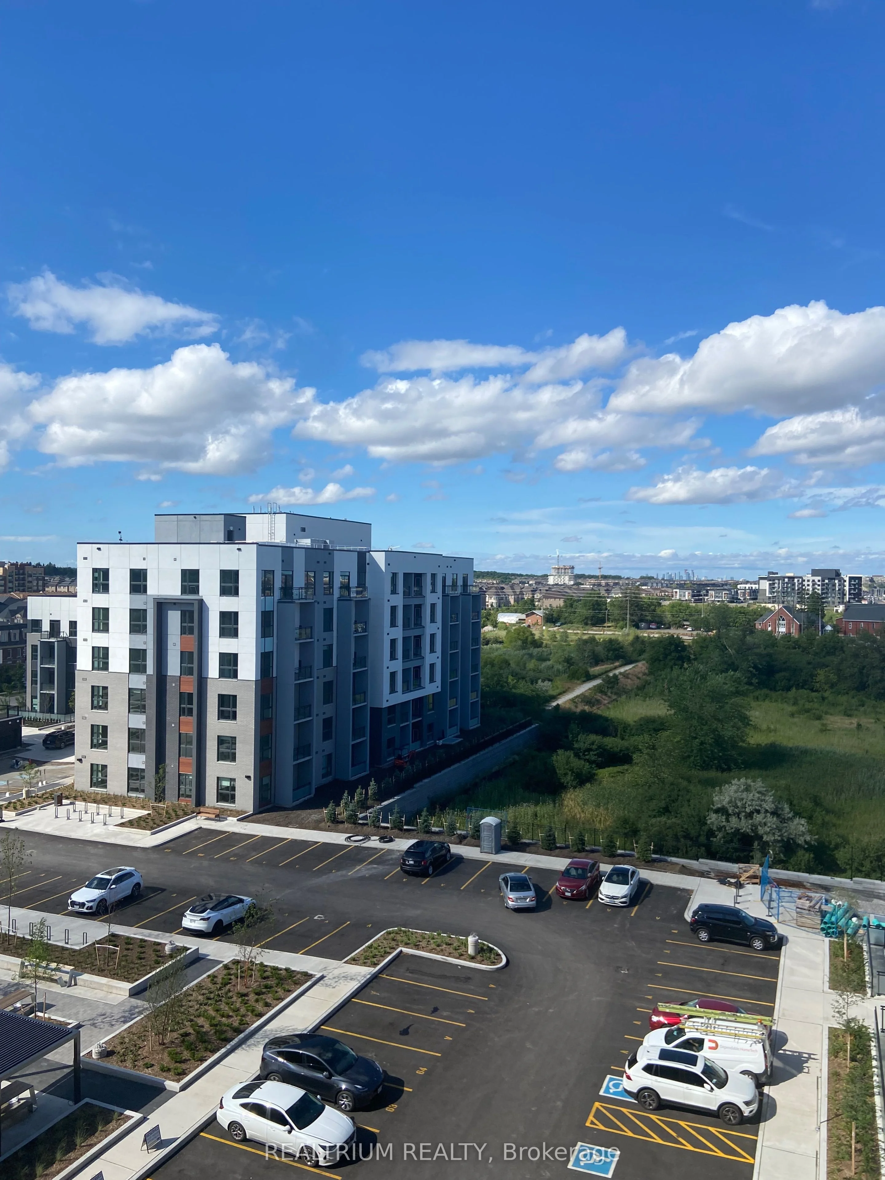95 Dundas Street W 615, Oakville, ON L6M 5N4