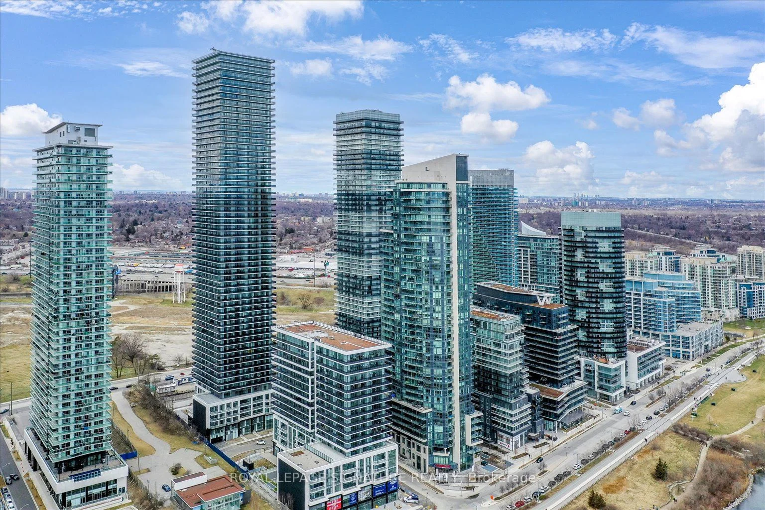 70 Annie Craig Drive 4903, Toronto W06, On M8v 0g2