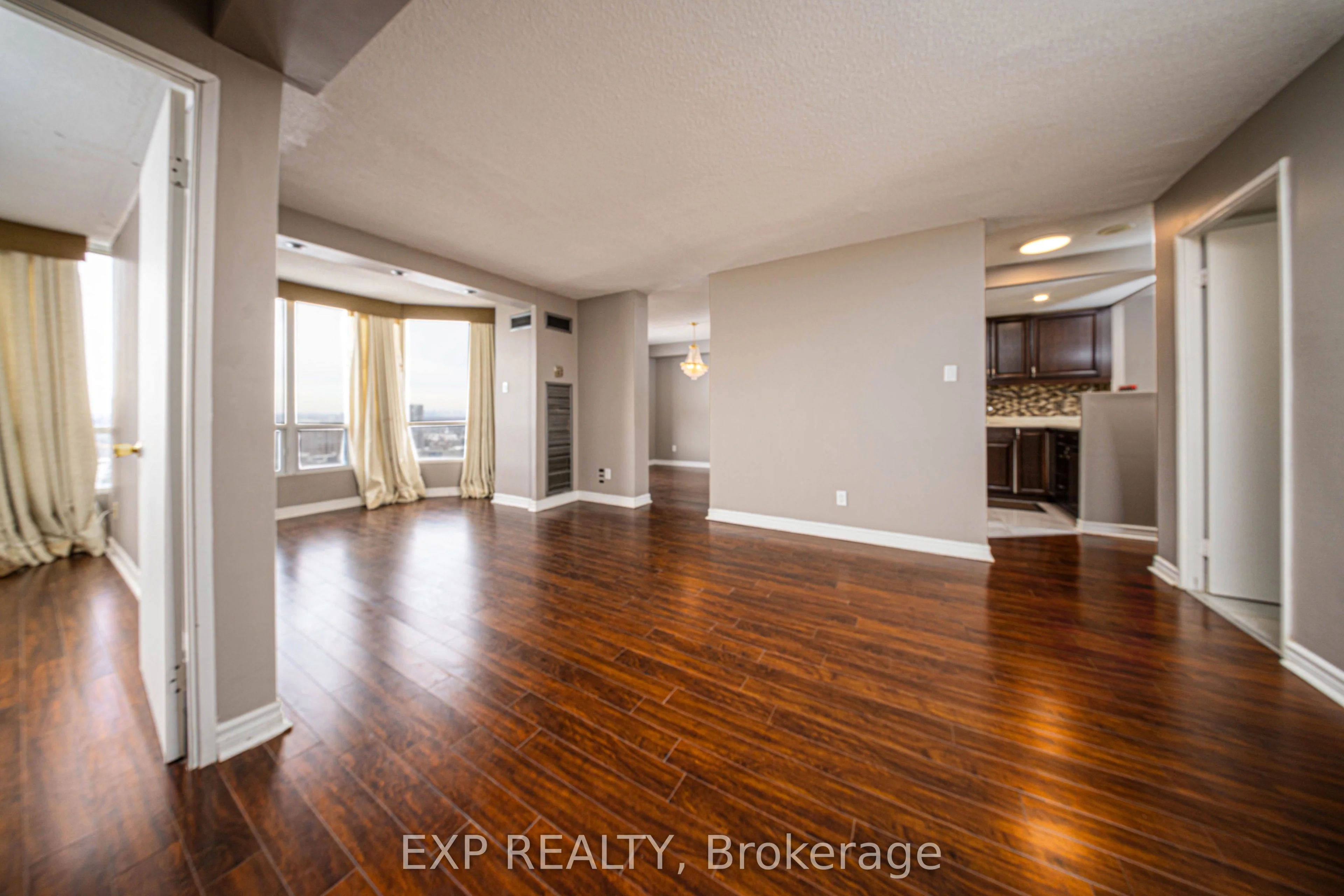 115 Hillcrest Avenue 2012, Mississauga, On L5b 3y9