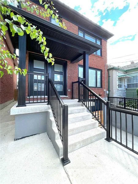 345 Blackthorn Avenue Upper #3, Toronto W03, On M6m 3b8