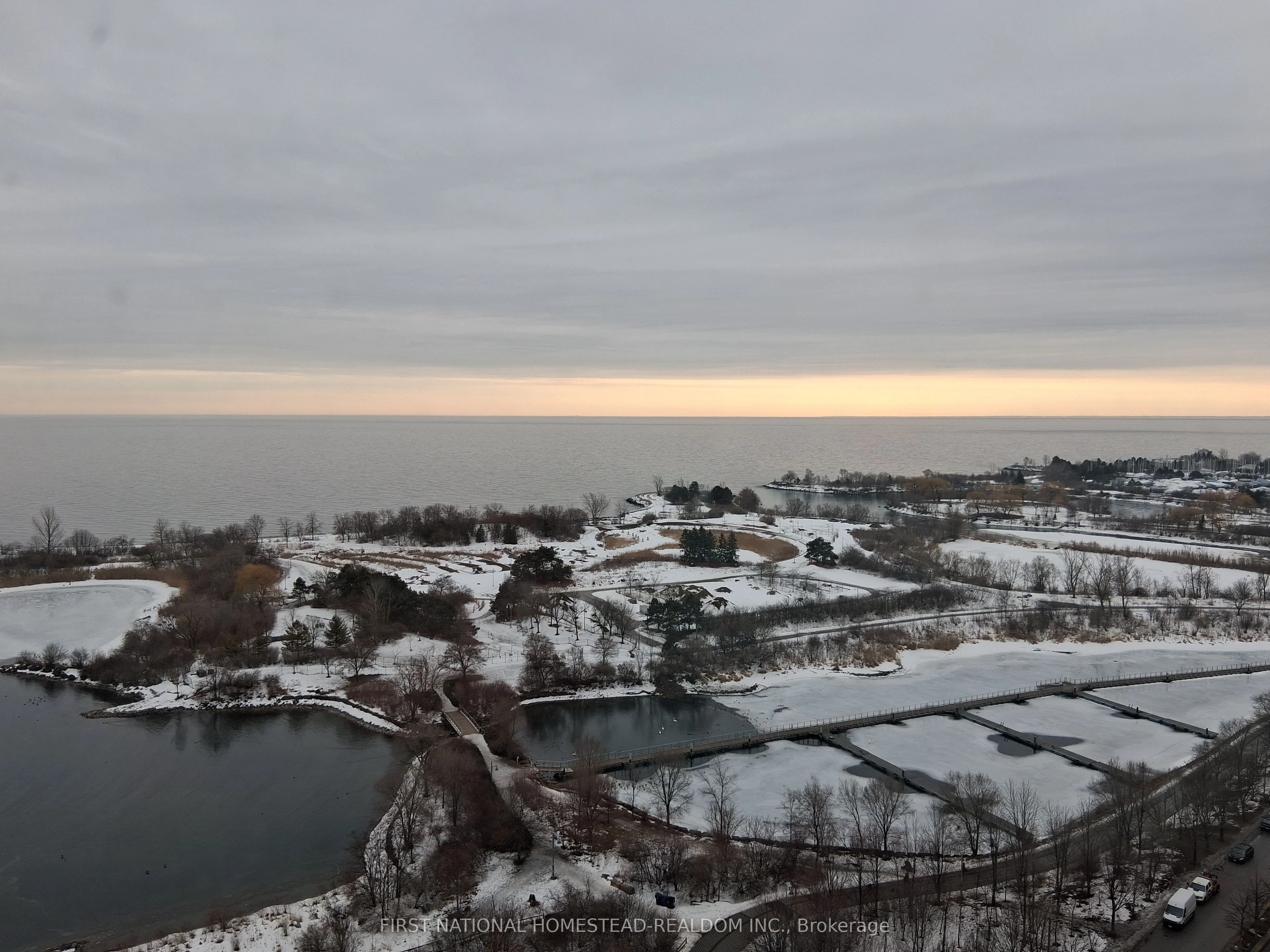 59 Annie Craig Drive 1804, Toronto W06, On M8v 1a1