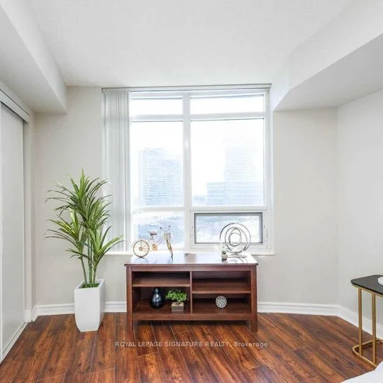 330 Burnhamthorpe Road W 401, Mississauga, ON L5B 0E1