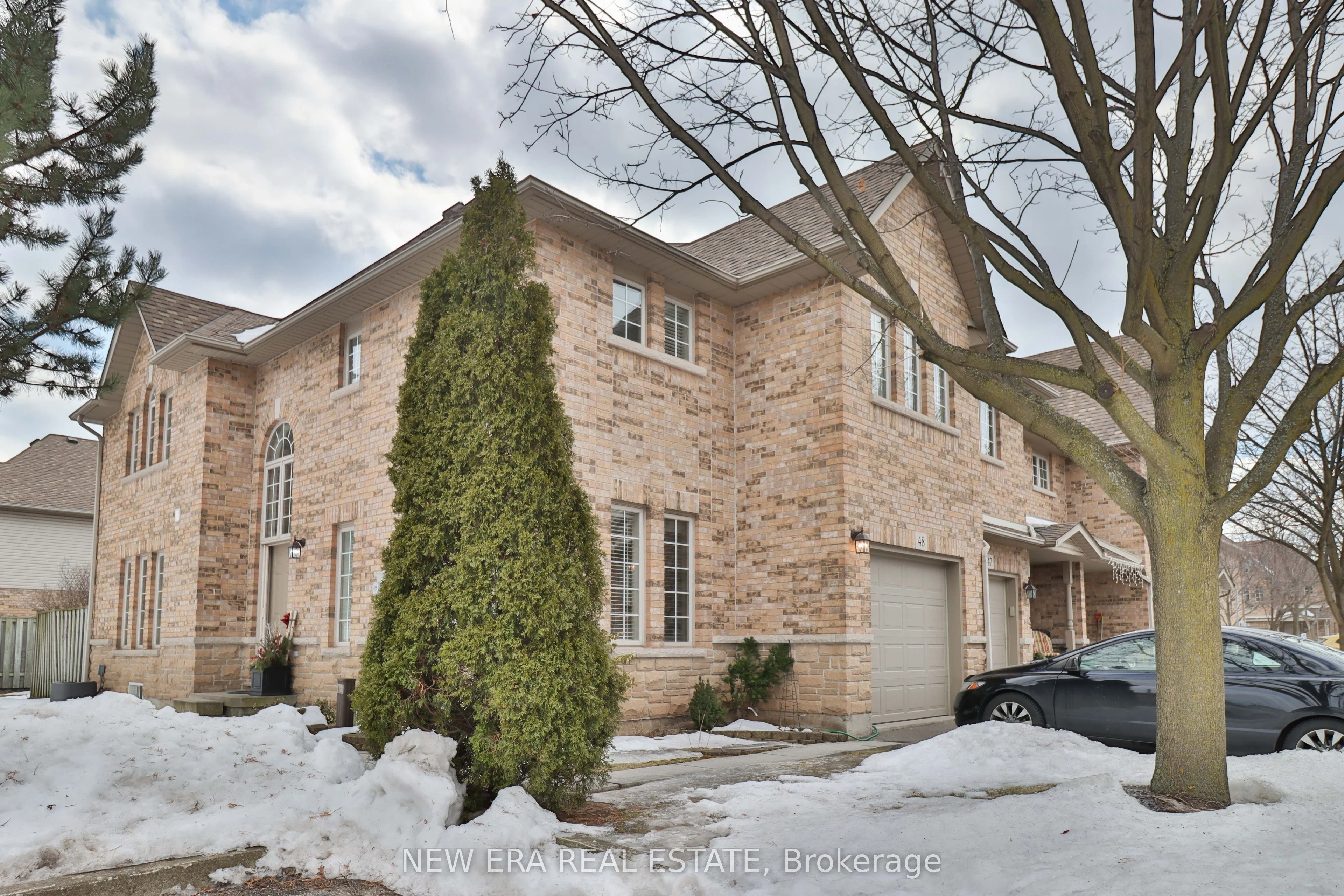 Condo Townhouse in Burlington