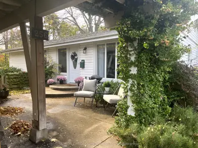 Detached in Oakville