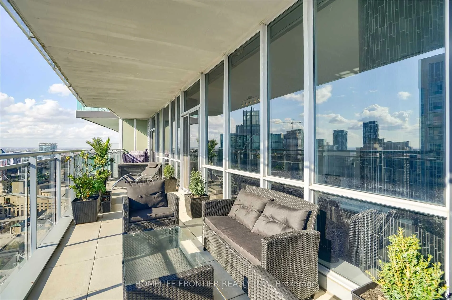 223 Webb Drive LPH3406, Mississauga, ON L5B 0E8