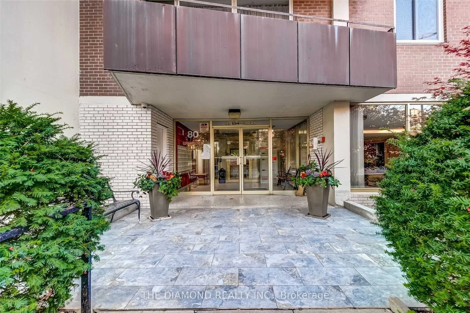 Co-op Apartment in Toronto