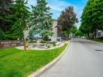 Condo Apartment in Burlington