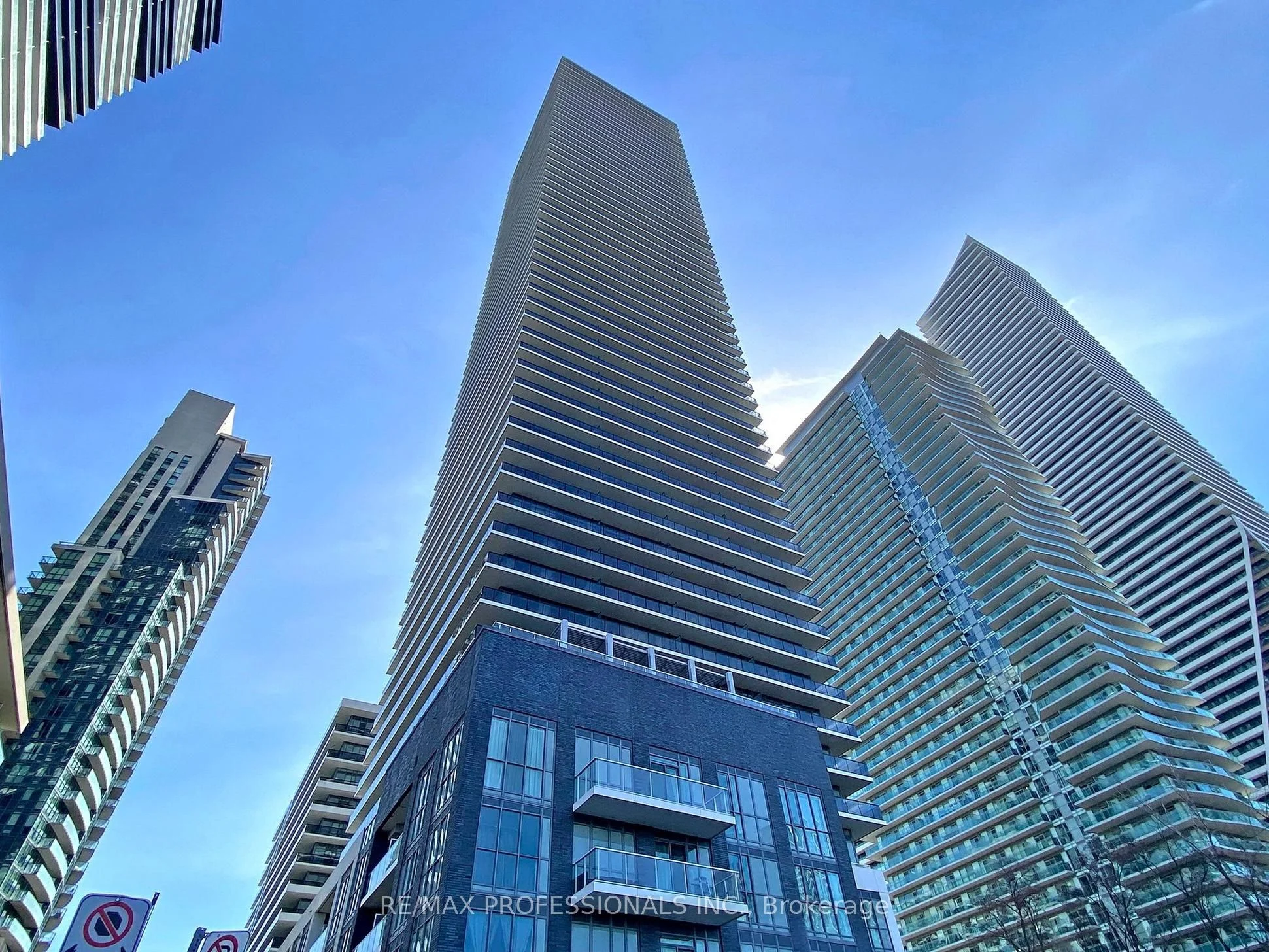 70 Annie Craig Drive 705, Toronto W06, On M8v 0g2