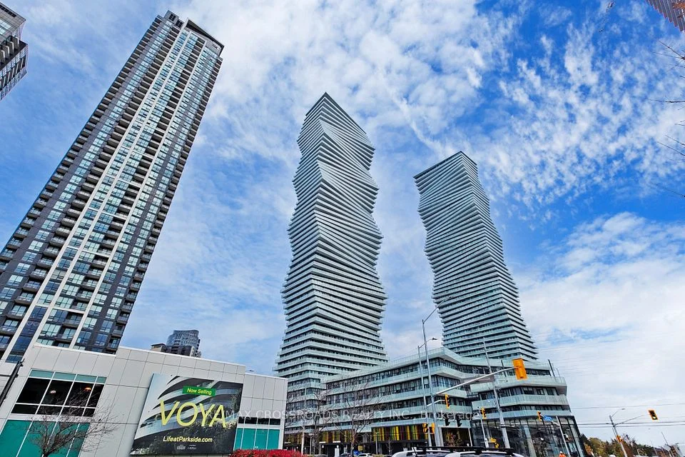 3900 Confederation Parkway 5804, Mississauga, On L5b 0m3
